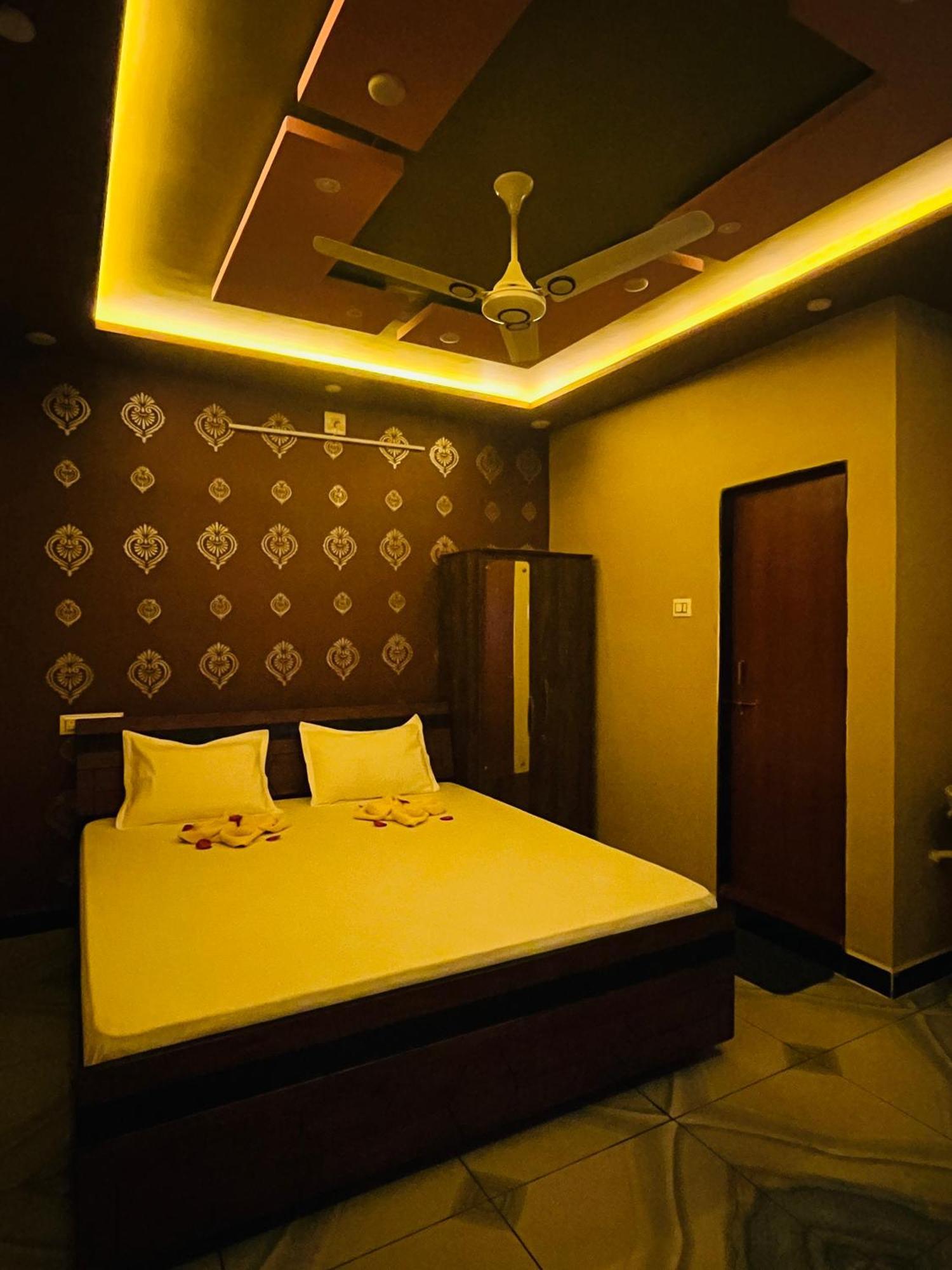 Kamdhenu Home Stay Garudeshwar 外观 照片